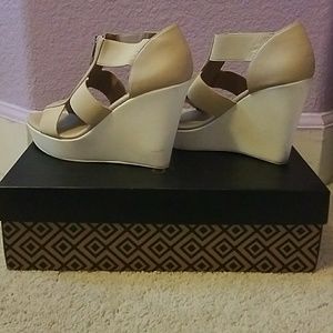 Charles David wedges